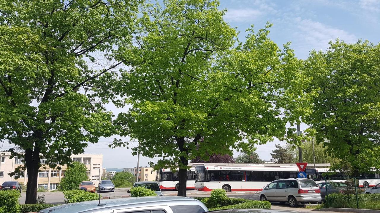 Lucky Apartment ピテシュティ エクステリア 写真