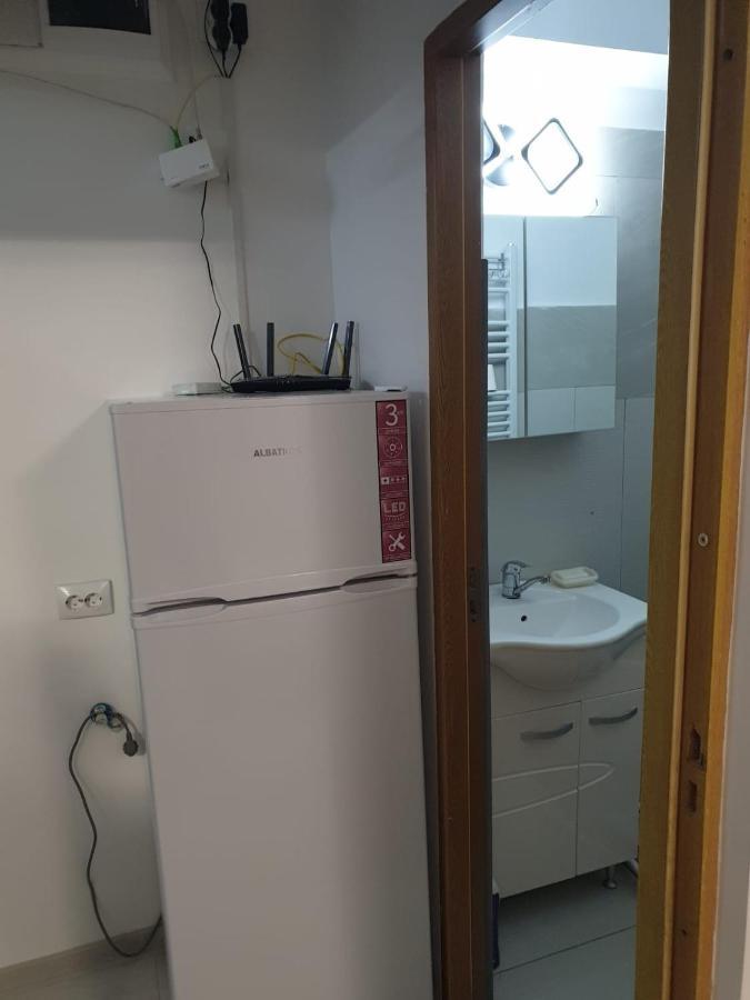 Lucky Apartment ピテシュティ エクステリア 写真
