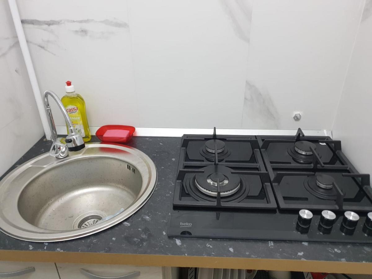 Lucky Apartment ピテシュティ エクステリア 写真