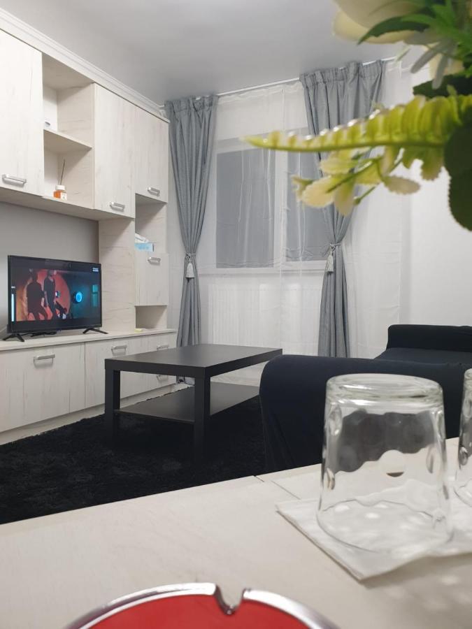 Lucky Apartment ピテシュティ エクステリア 写真